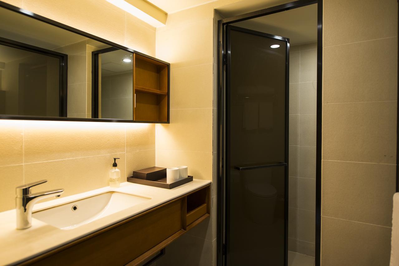 Ji Hotel Shanghai Hongqiao Transport Hub Linkong Zone Buitenkant foto