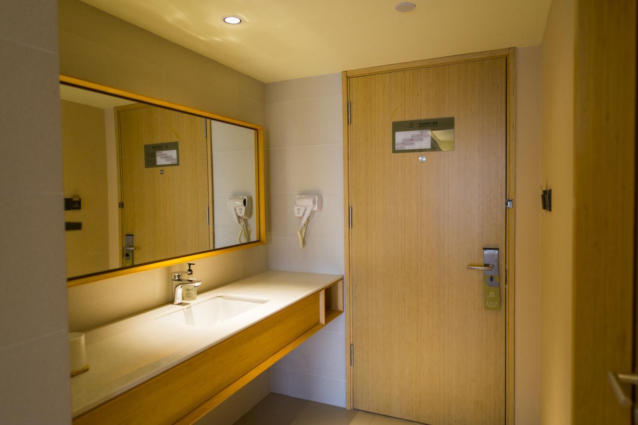 Ji Hotel Shanghai Hongqiao Transport Hub Linkong Zone Buitenkant foto